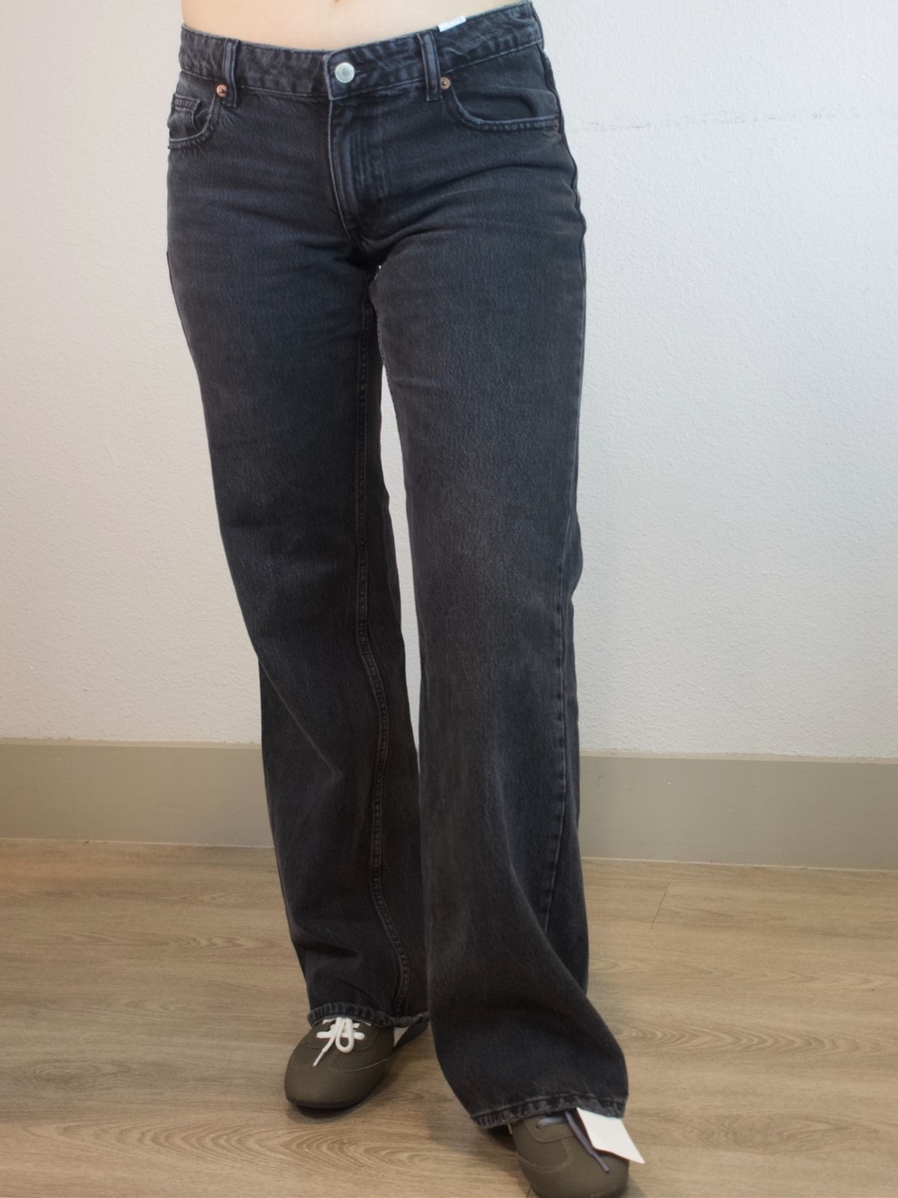 Zara Women's Low Rise Straight Leg Washed Black Denim Jeans